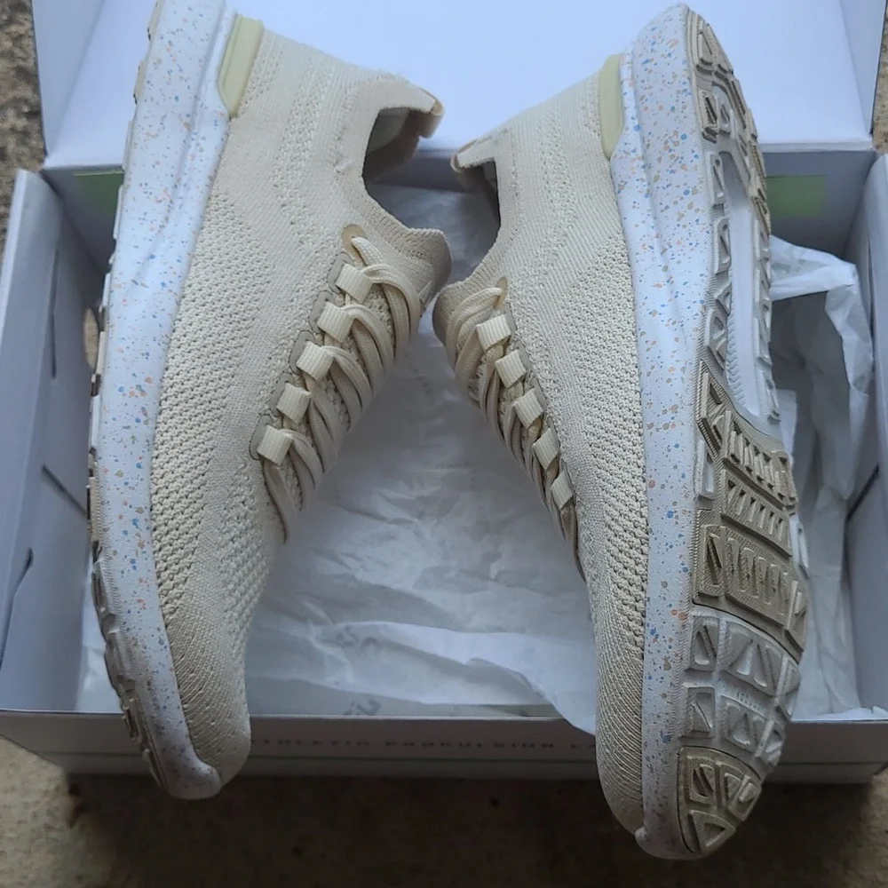 Athletic Propulsion Labs Shoes - Picture 3 of 8